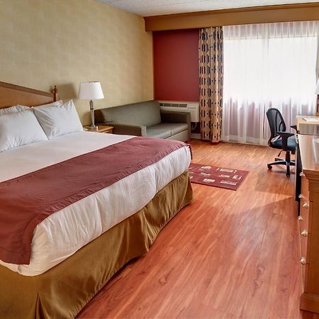 Ramada By Wyndham Toms River Esterno foto